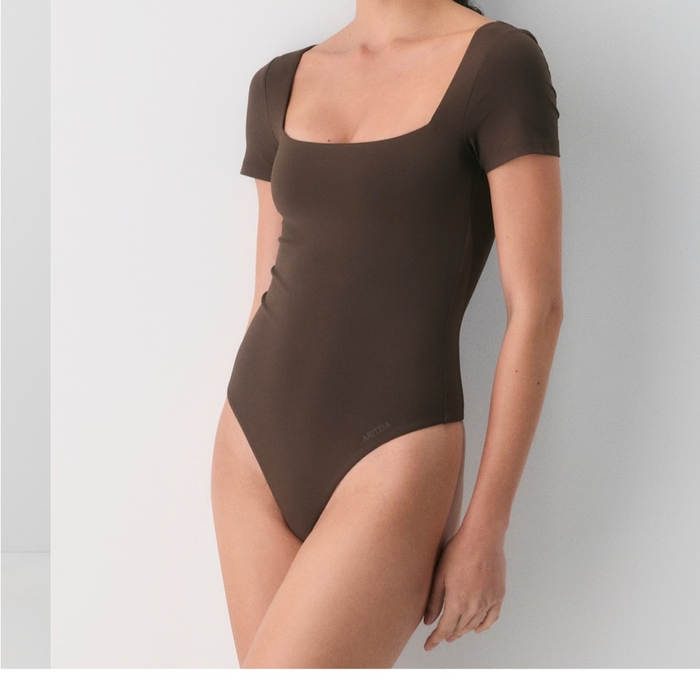 Aritzia Original Contour Squareneck Bodysuit